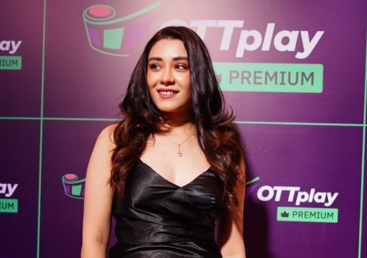 'Yeh Kali Kali Aankhein' actress Anchal Singh Looked Gorgeous in a Black Bodycon Dress at the OTT Play Awards