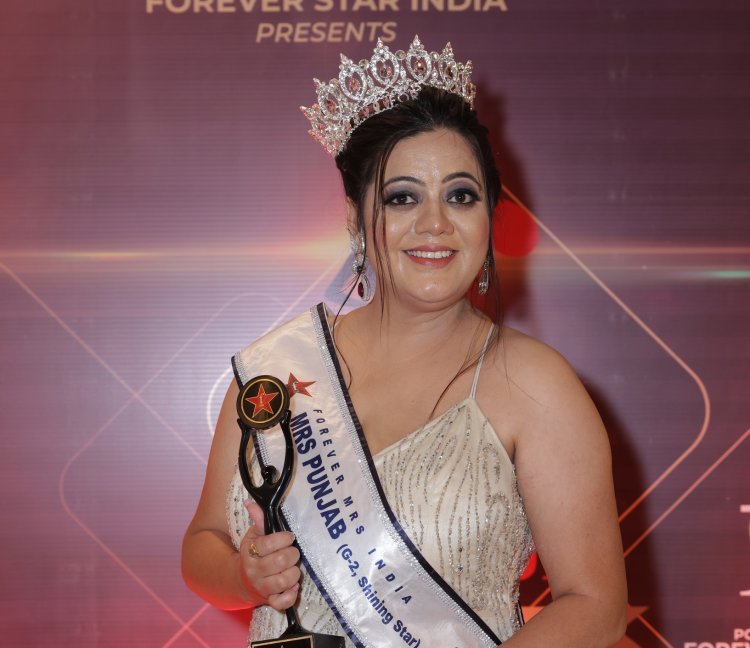 Mrs. India 2022 Silky Dewan Shining Star from Punjab