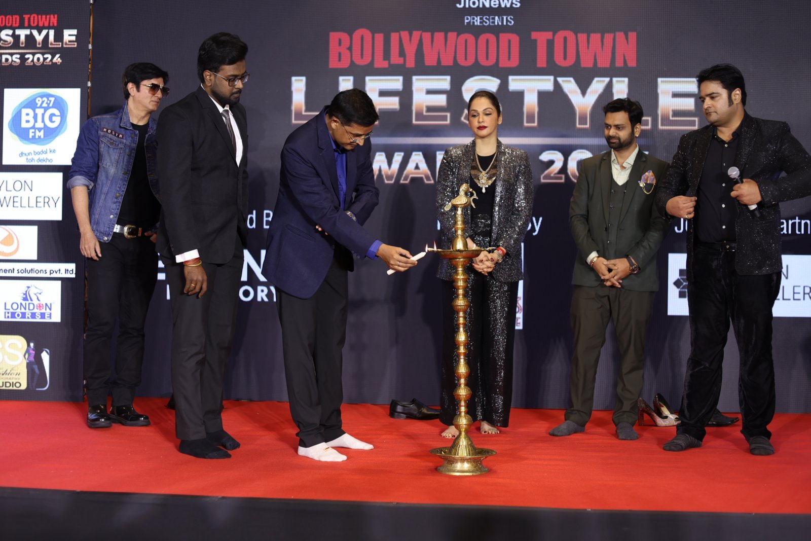 Awards Galore: Bollywood Town Lifestyle Awards 2024 a Resounding Success